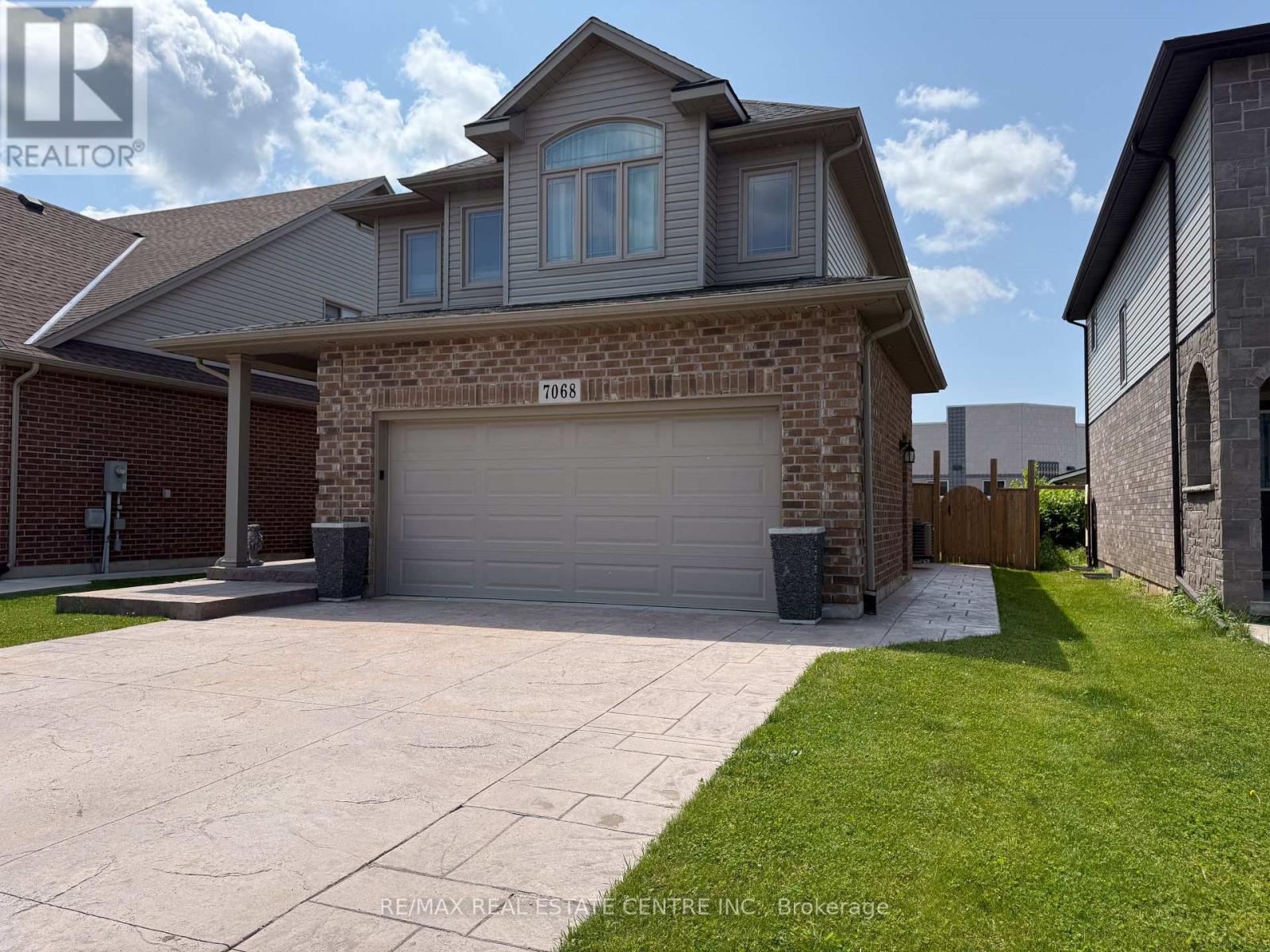 7068 Optimist Lane, Niagara Falls, Ontario  L2E 7H9 - Photo 3 - X12215732