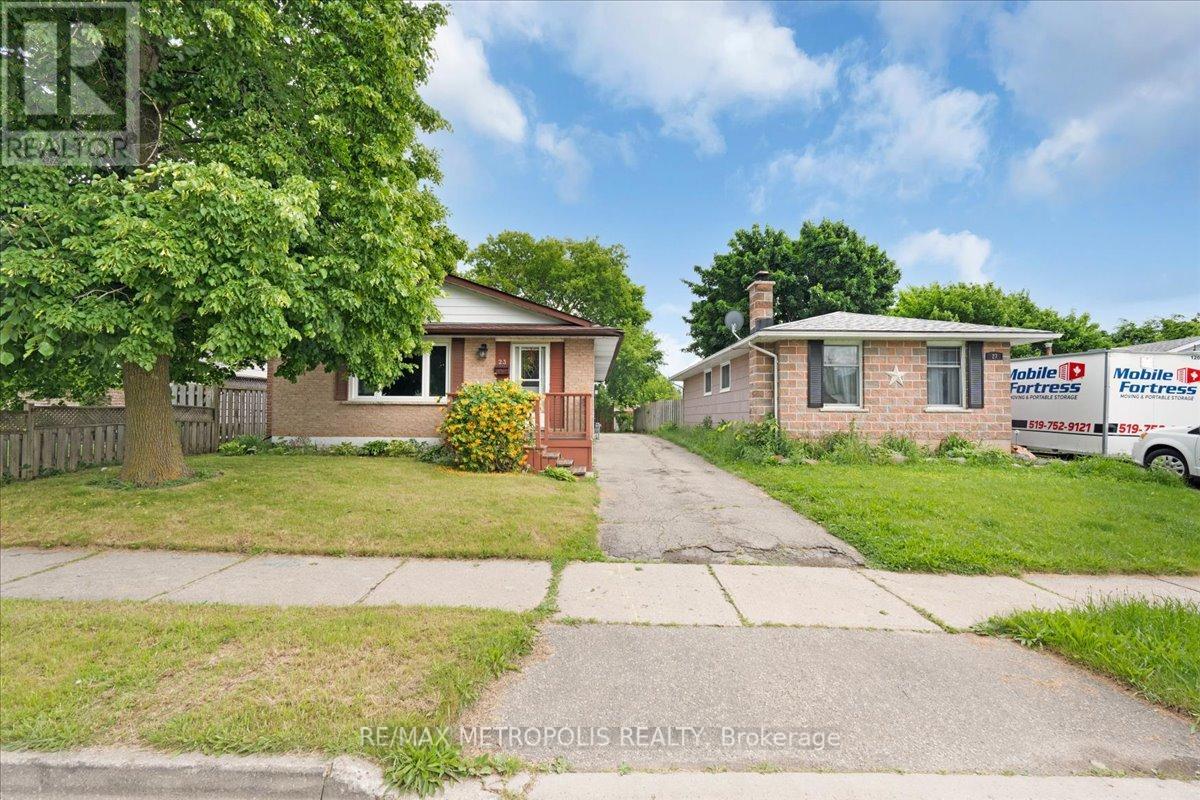 23 SILVER ASPEN CRESCENT, Kitchener, Ontario