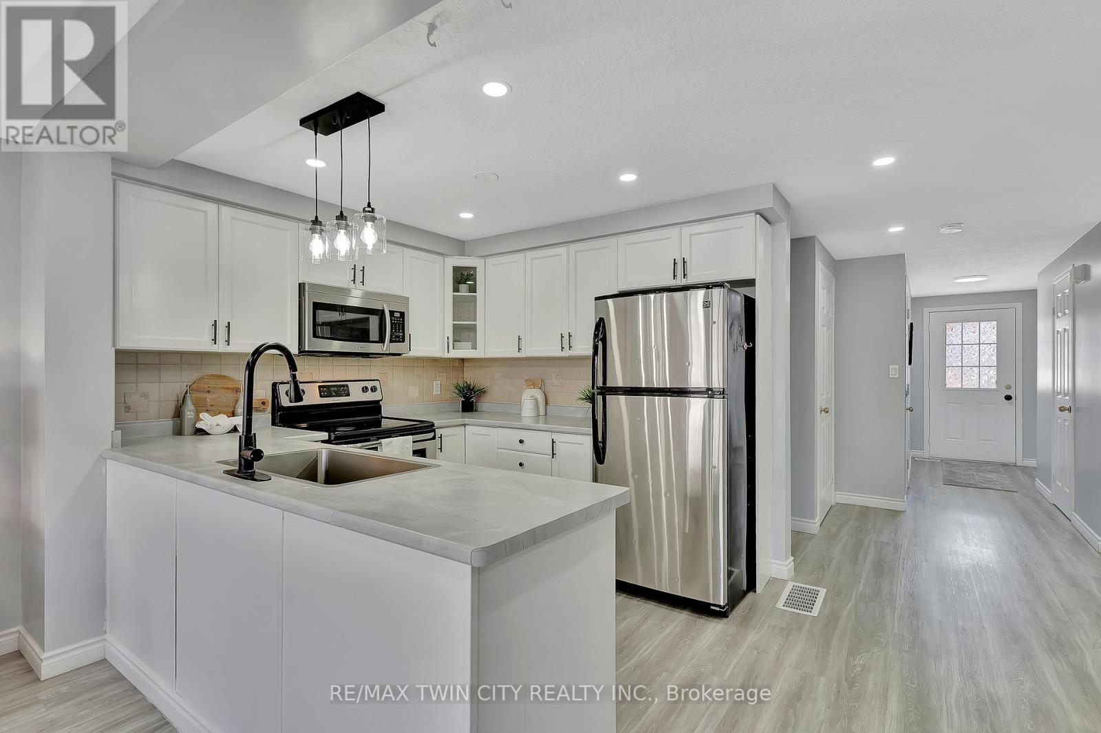 51 Madeleine Street, Kitchener, Ontario  N2R 1V4 - Photo 14 - X12215791