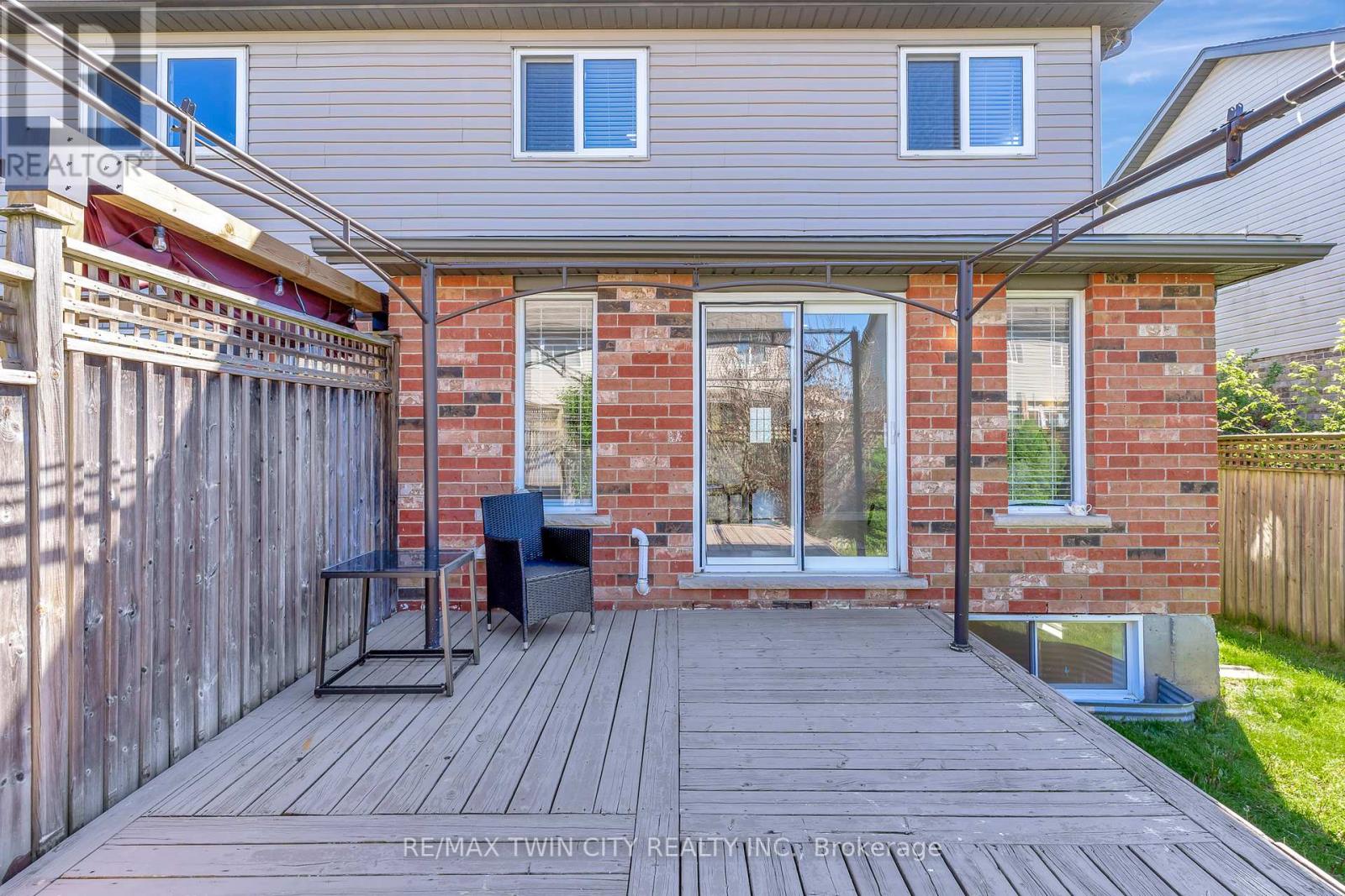 51 Madeleine Street, Kitchener, Ontario  N2R 1V4 - Photo 39 - X12215791