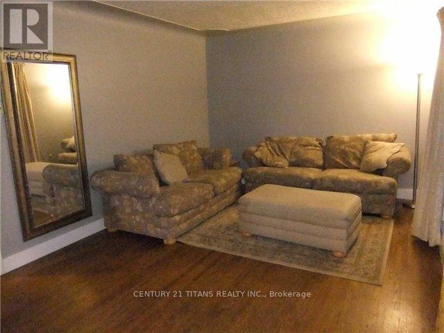 49 Dietz Avenue S, Waterloo, Ontario  N2L 2J8 - Photo 12 - X12215841