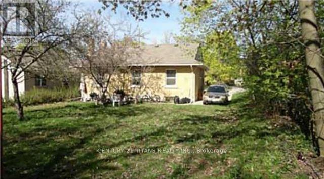 49 Dietz Avenue S, Waterloo, Ontario  N2L 2J8 - Photo 2 - X12215841