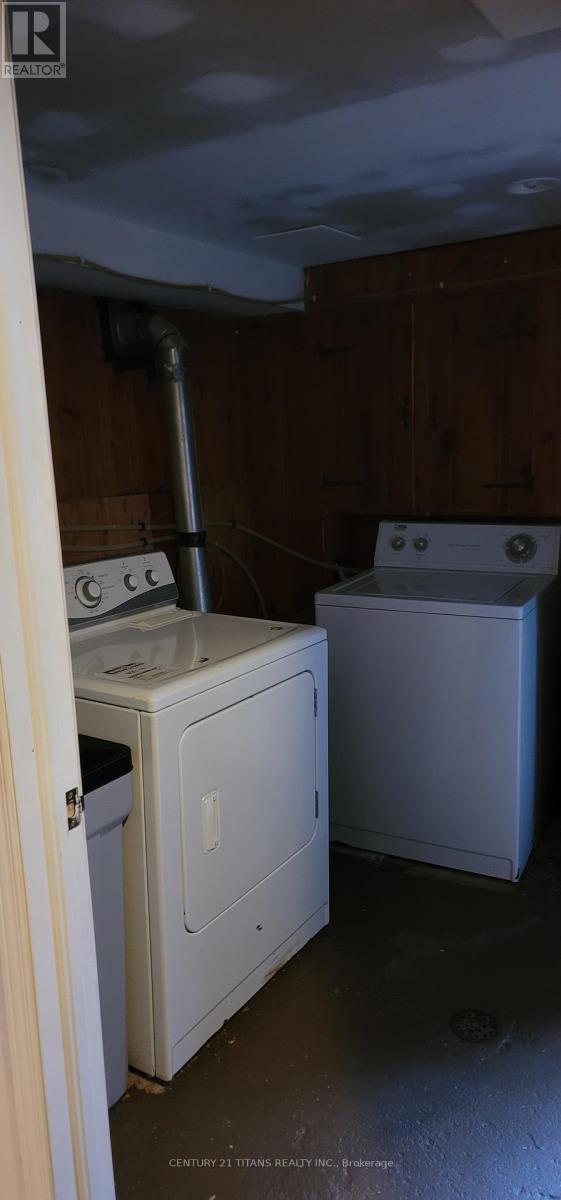 49 Dietz Avenue S, Waterloo, Ontario  N2L 2J8 - Photo 8 - X12215841