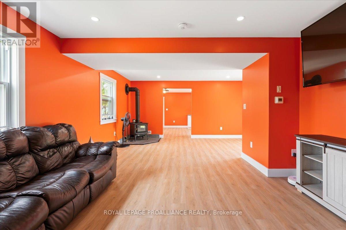 31 Ashe Crescent, Belleville, Ontario  K8N 4Z4 - Photo 8 - X12215882