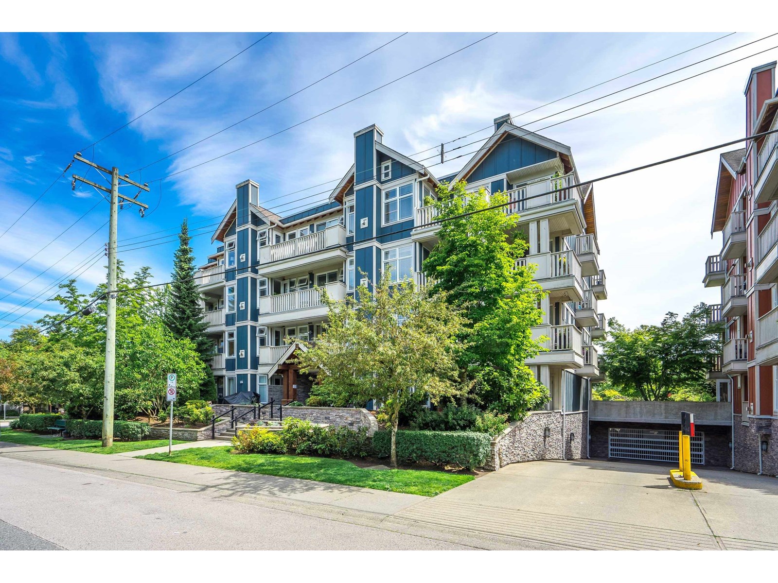 304 15392 16A AVENUE, surrey, British Columbia