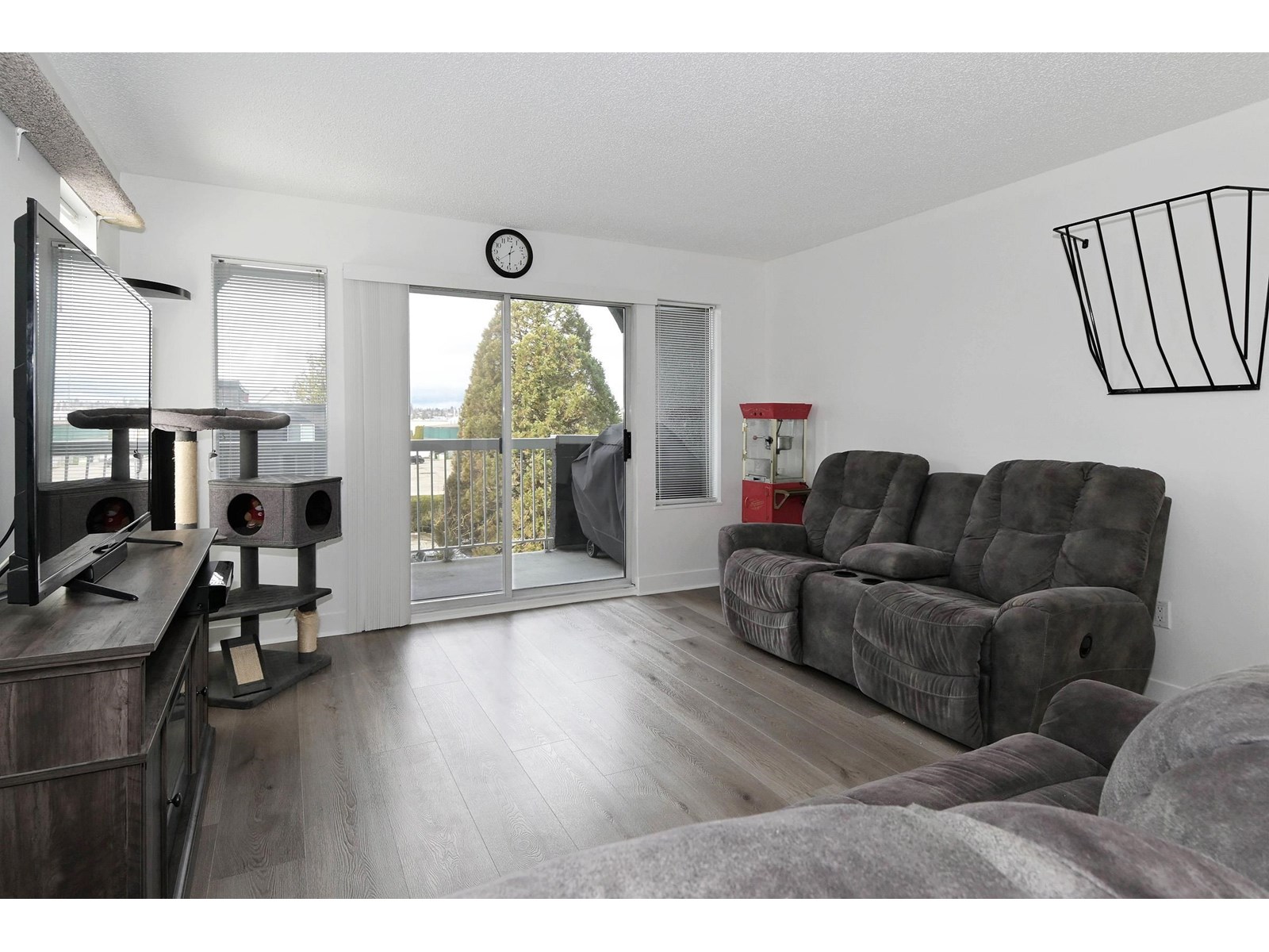 301 5700 200 Street, Langley, British Columbia  V3A 7S6 - Photo 3 - R3014319