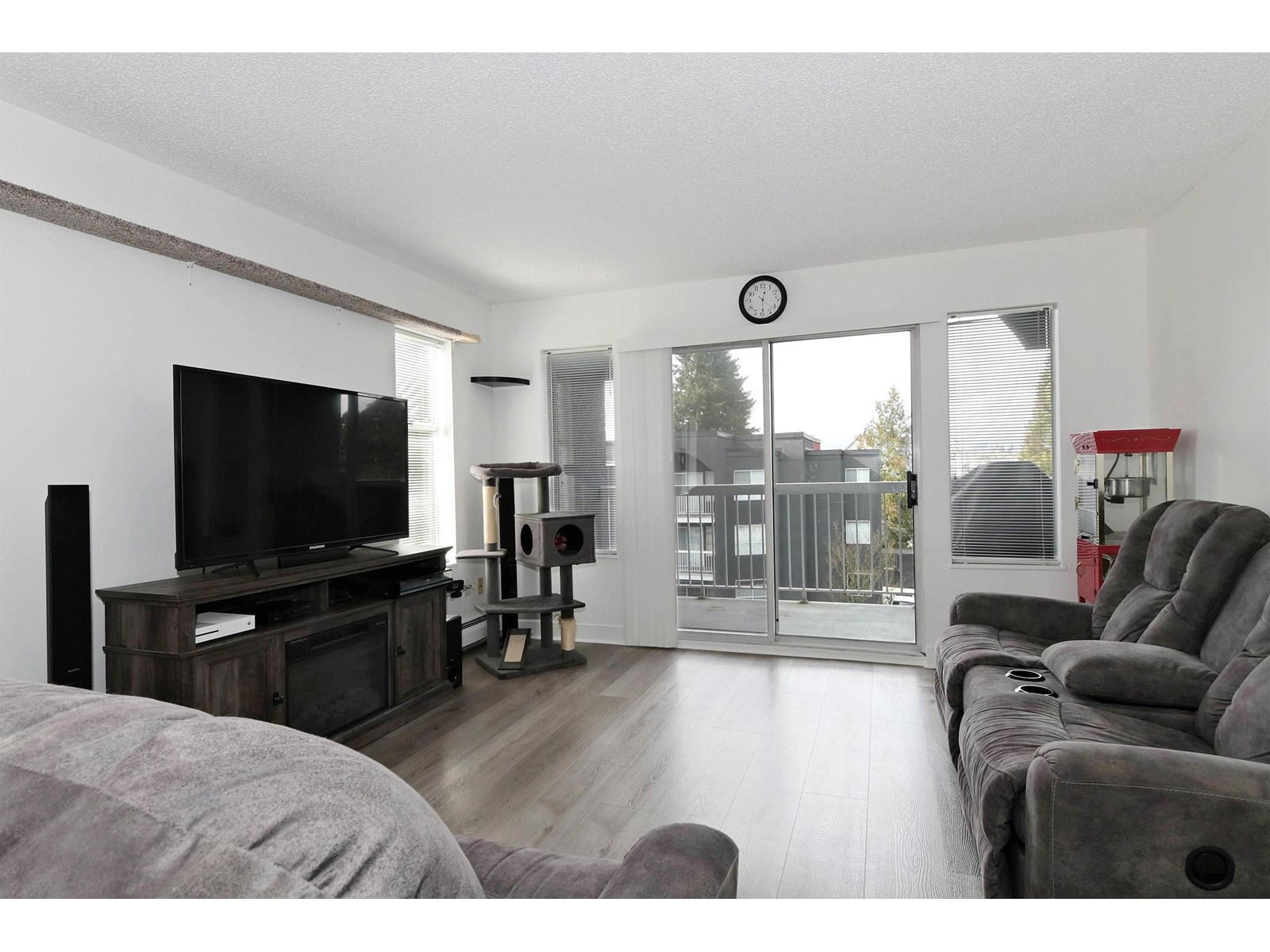 301 5700 200 Street, Langley, British Columbia  V3A 7S6 - Photo 2 - R3014319