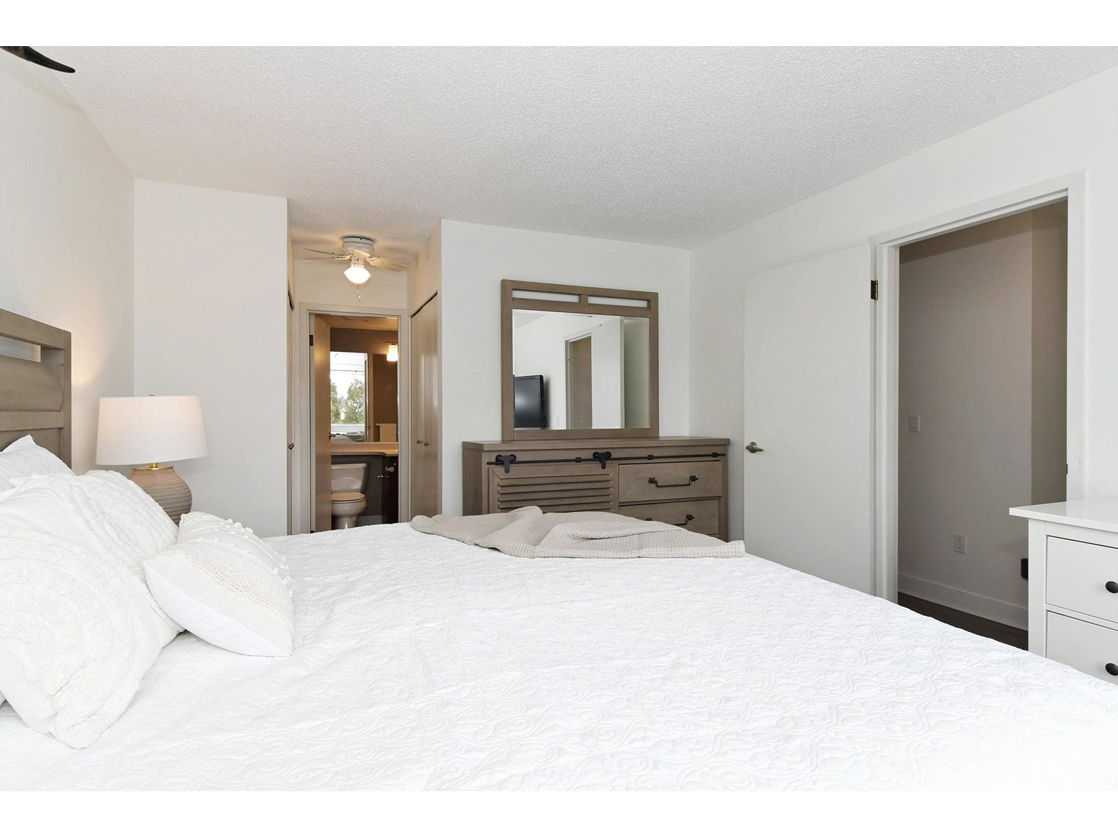 301 5700 200 Street, Langley, British Columbia  V3A 7S6 - Photo 8 - R3014319