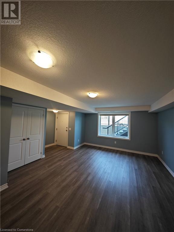 243 Chapel Hill Drive Unit# 54, Kitchener, Ontario  N2R 1N3 - Photo 3 - 40740335