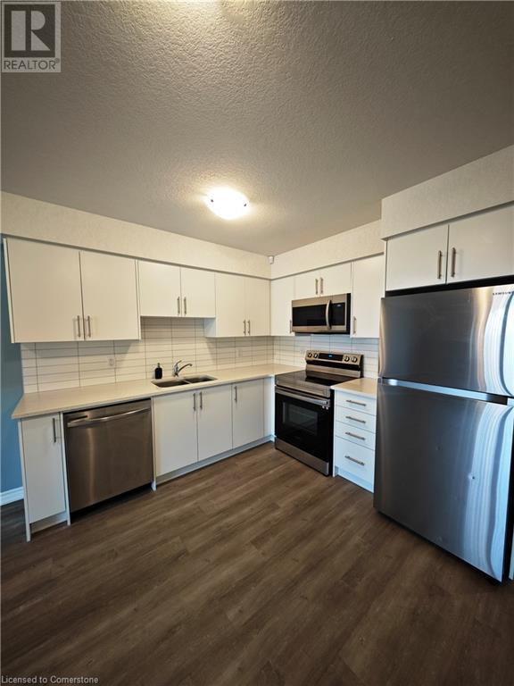243 Chapel Hill Drive Unit# 54, Kitchener, Ontario  N2R 1N3 - Photo 4 - 40740335