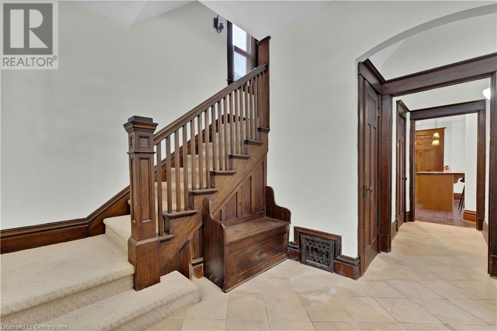Property at 217 EARL Street image 5