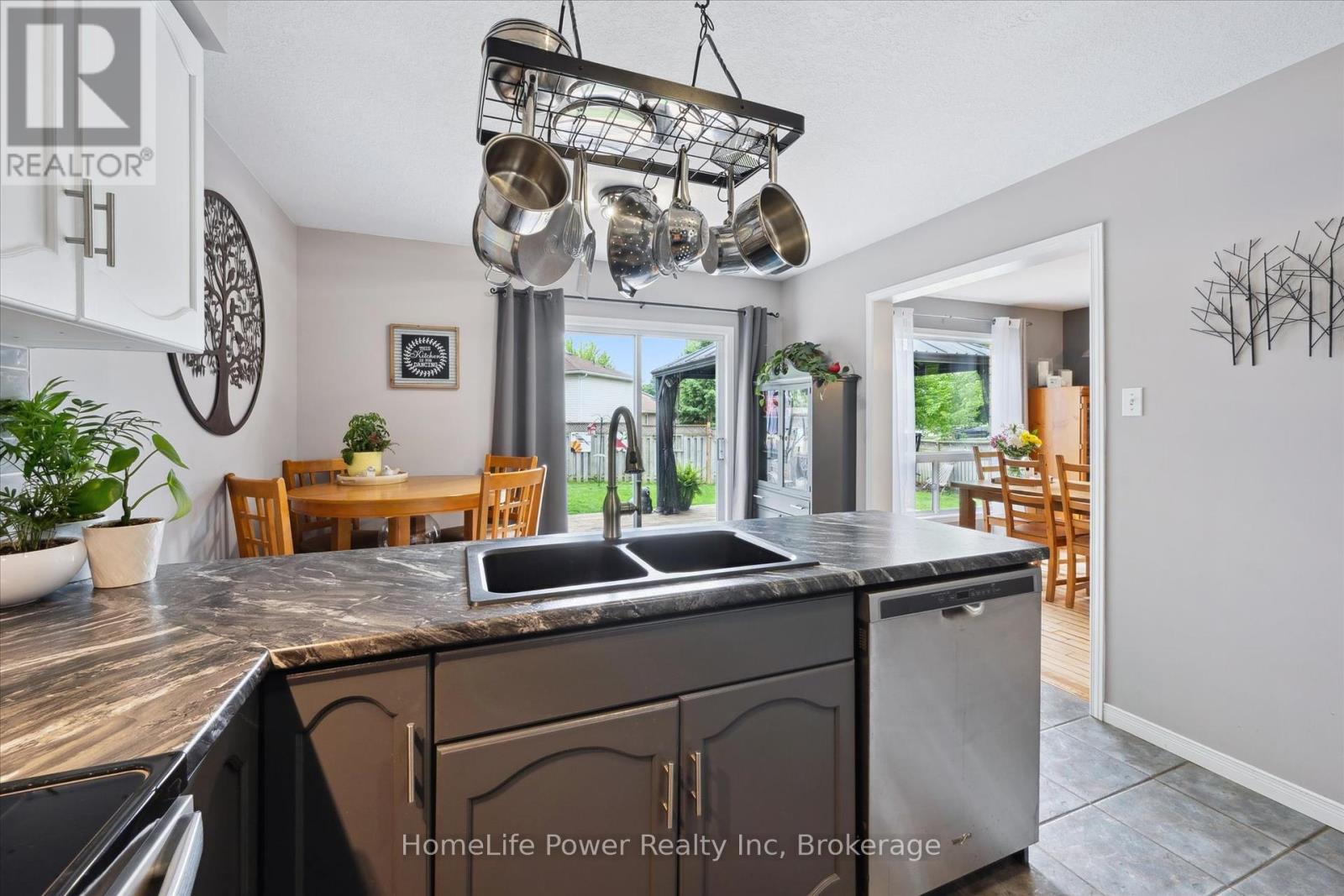 43 Hill Trail, Guelph (Grange Road), Ontario  N1E 7C5 - Photo 15 - X12215878