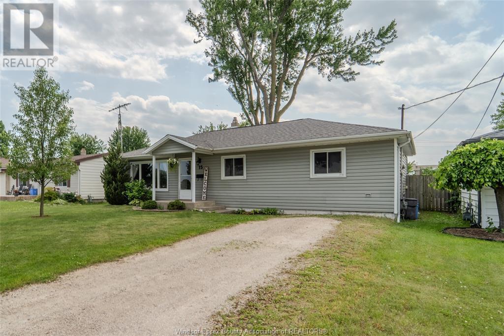15 James, Leamington, Ontario  N8H 2T6 - Photo 2 - 25014906
