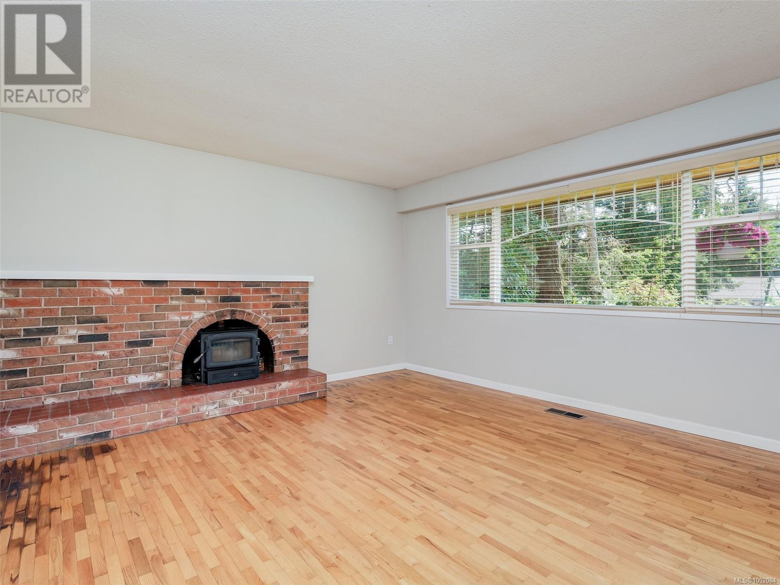 Property at 111 Marler Dr image 5