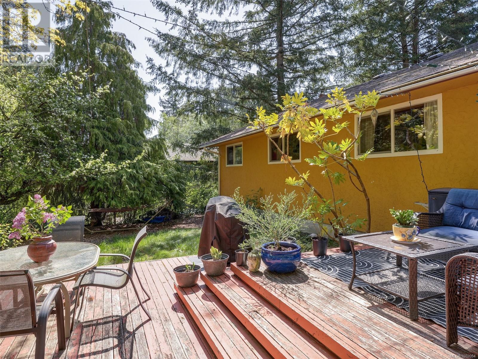 Property at 111 Marler Dr image 1