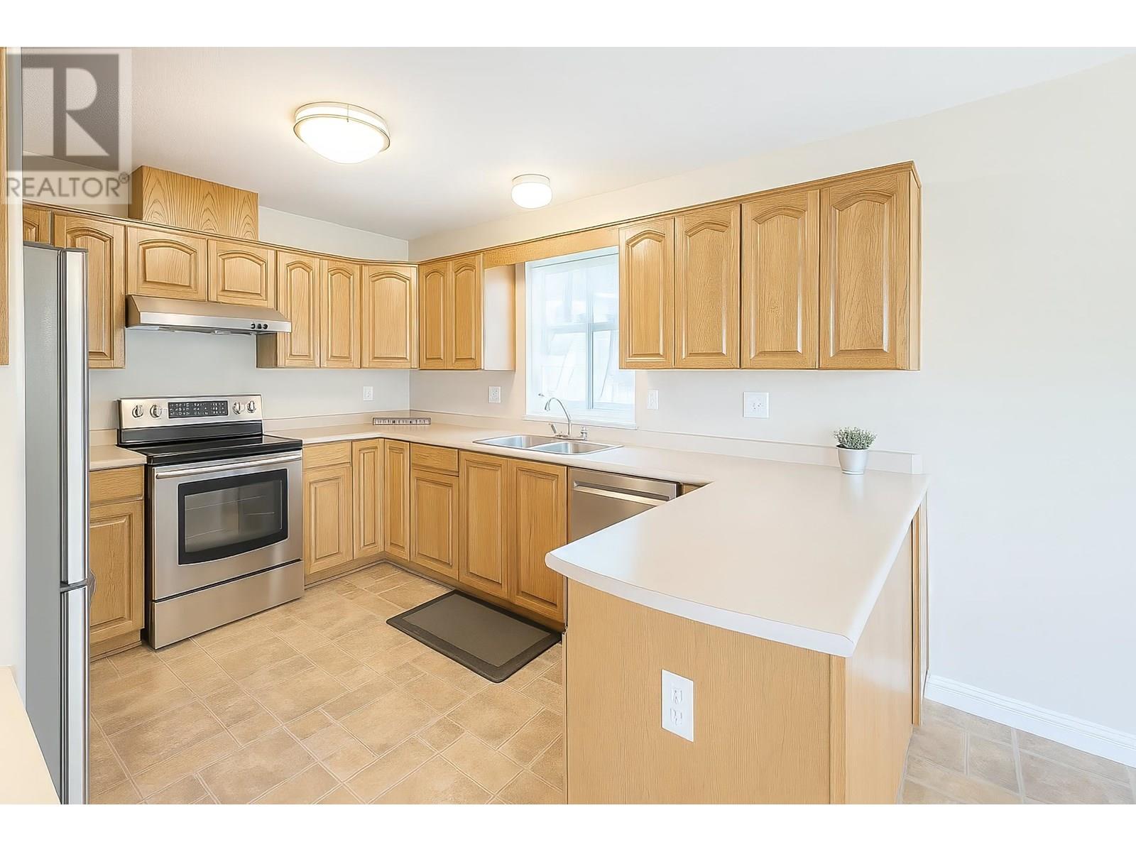 310 Mundy Street, Coquitlam, British Columbia  V3K 5M4 - Photo 7 - R3014461