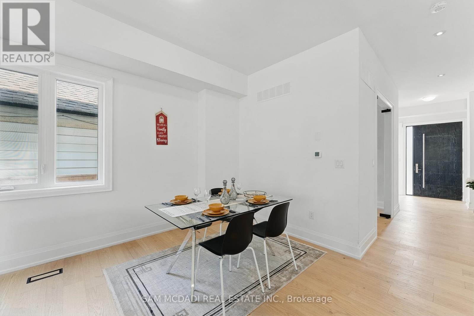1037 Meredith Avenue, Mississauga (Lakeview), Ontario  L5E 2C6 - Photo 16 - W12191005