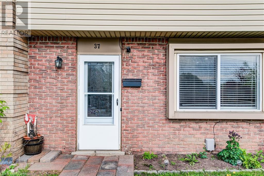 293 Fairway Road N Unit# 37, Kitchener, Ontario N2A 2P1 - Photo 2 - 40729722