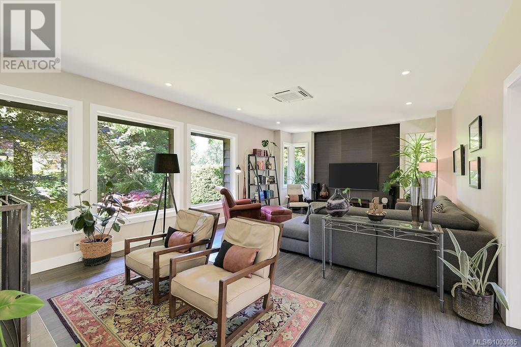 956 Royal Oak Dr, Saanich, British Columbia  V8X 3T4 - Photo 9 - 1003085