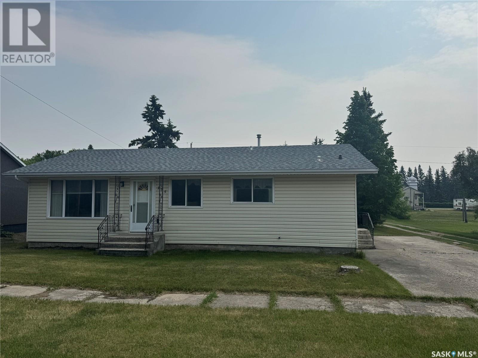 215 1st Avenue W, Hafford, Saskatchewan  S0J 1A0 - Photo 3 - SK009246