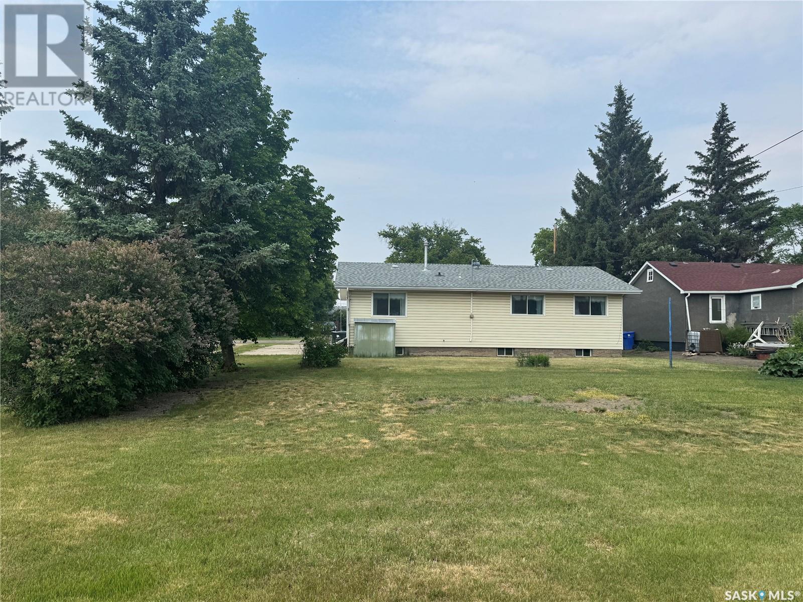 215 1st Avenue W, Hafford, Saskatchewan  S0J 1A0 - Photo 4 - SK009246