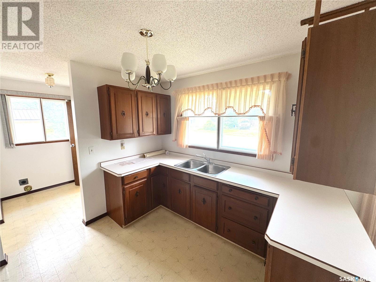 215 1st Avenue W, Hafford, Saskatchewan  S0J 1A0 - Photo 8 - SK009246