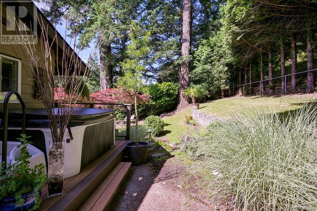 956 Royal Oak Dr, Saanich, British Columbia  V8X 3T4 - Photo 45 - 1003085
