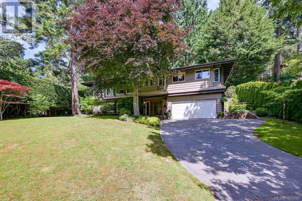 956 Royal Oak Dr, Saanich, British Columbia