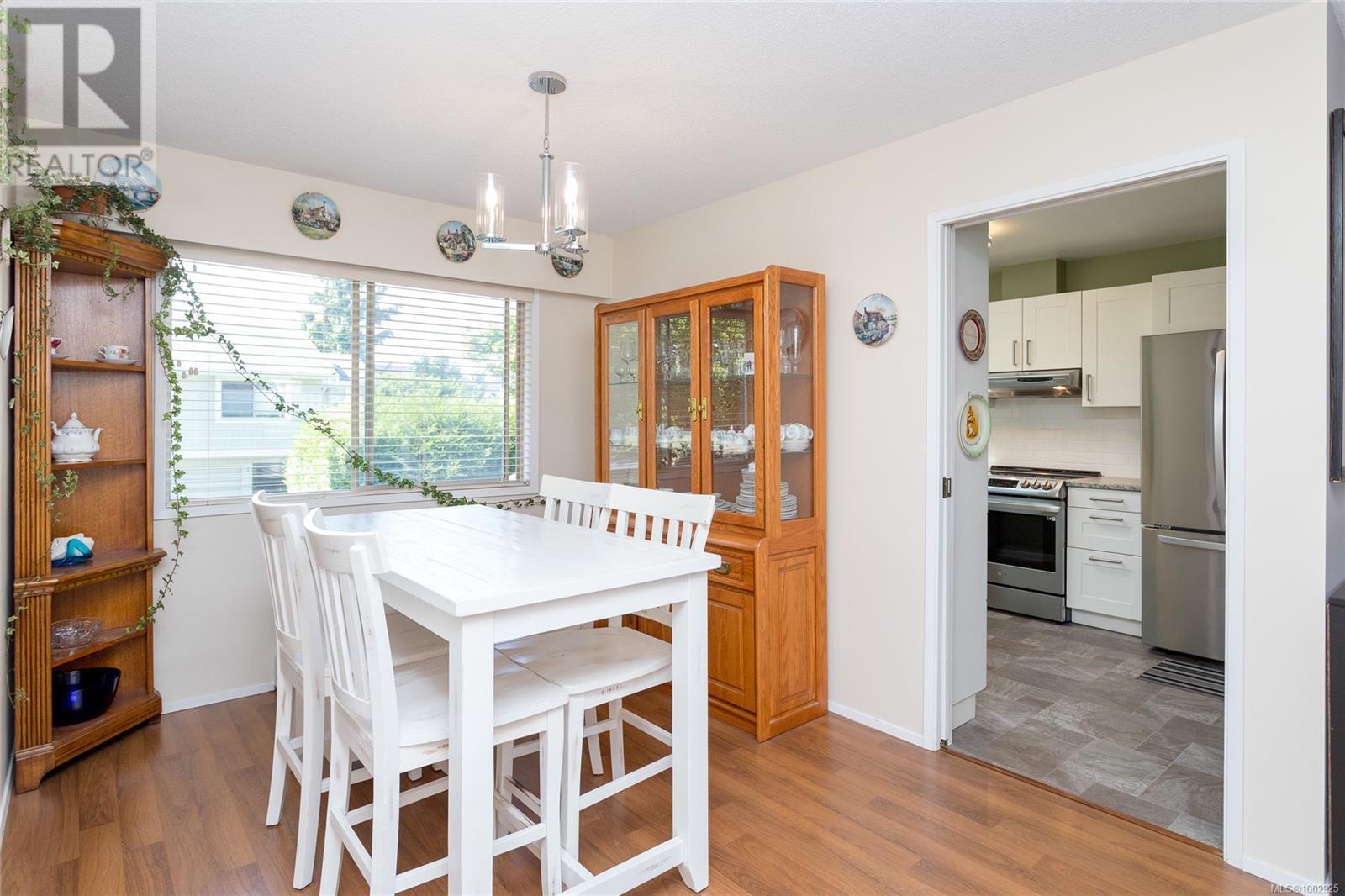 7 2020 White Birch Rd, Sidney, British Columbia  V8L 2R1 - Photo 10 - 1002925