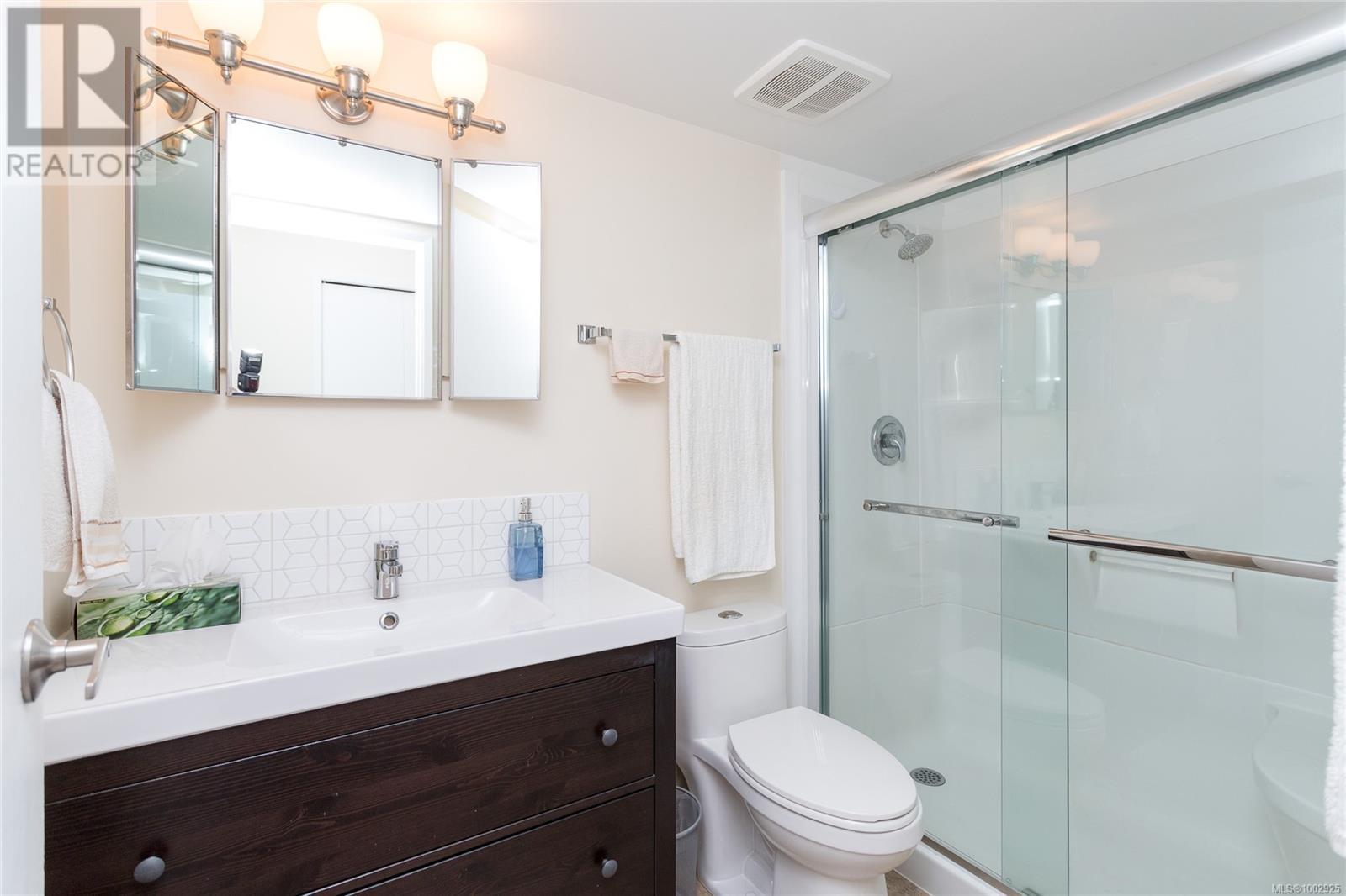 7 2020 White Birch Rd, Sidney, British Columbia  V8L 2R1 - Photo 17 - 1002925