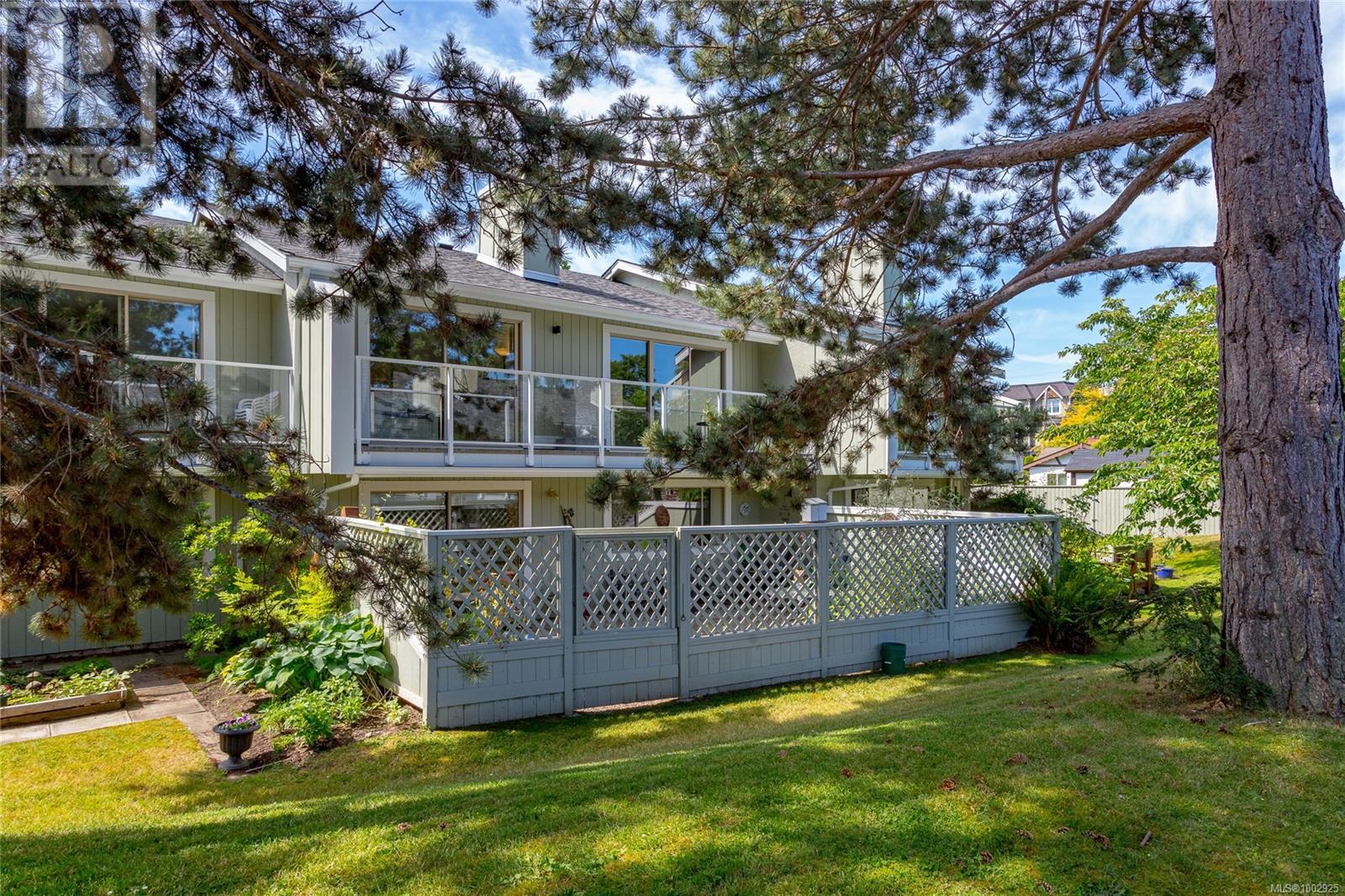 7 2020 White Birch Rd, Sidney, British Columbia  V8L 2R1 - Photo 28 - 1002925