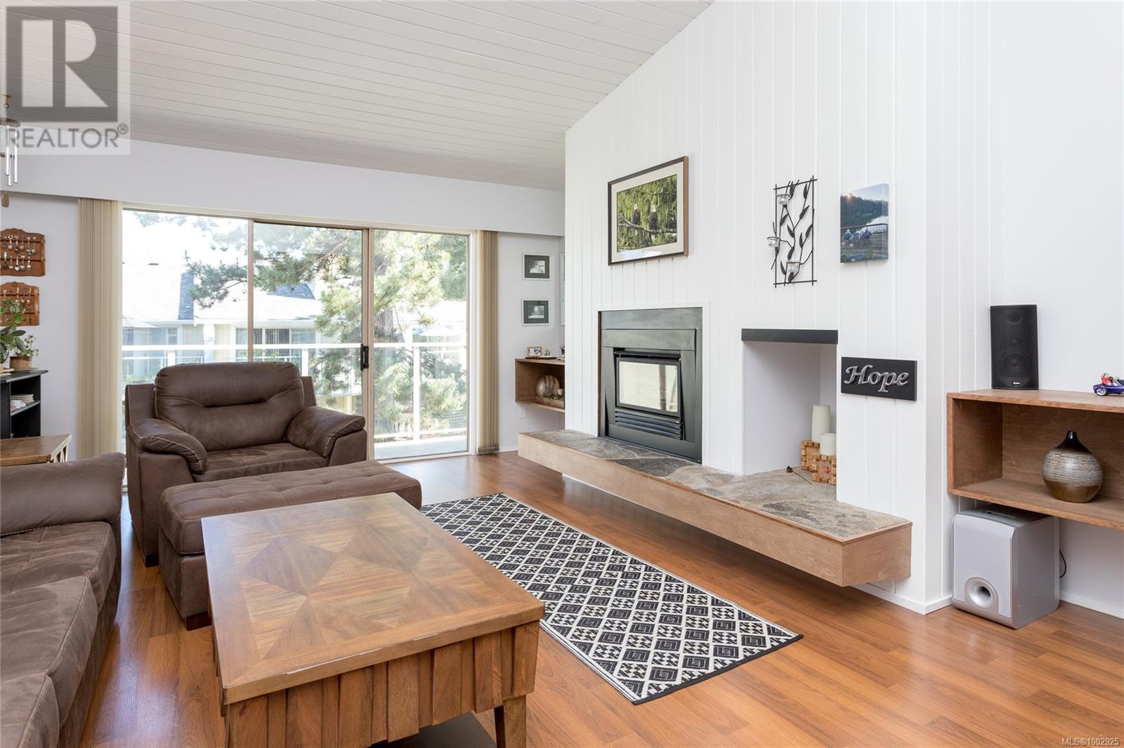 7 2020 White Birch Rd, Sidney, British Columbia  V8L 2R1 - Photo 6 - 1002925