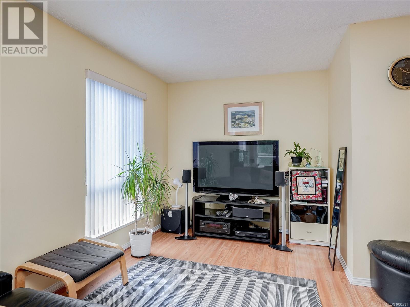 402 649 Bay St, Victoria, British Columbia  V8T 5H8 - Photo 4 - 1002231