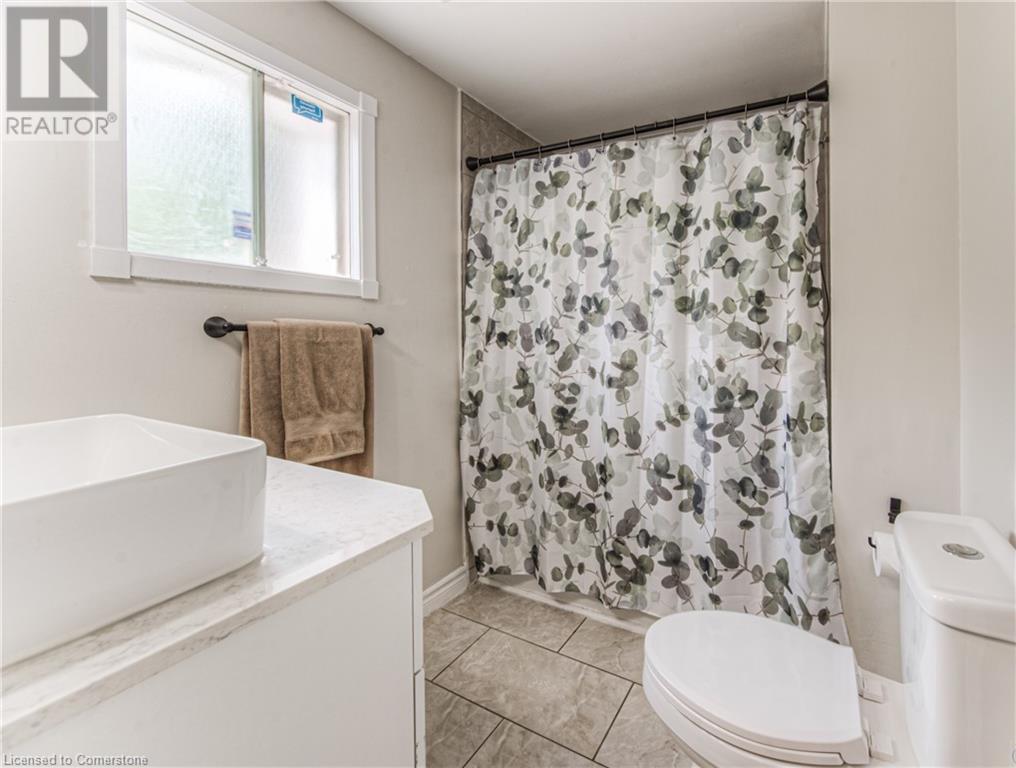 433 Midwood Crescent Unit# A, Waterloo, Ontario  N2L 5N4 - Photo 28 - 40740415