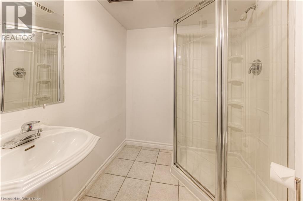433 Midwood Crescent Unit# A, Waterloo, Ontario  N2L 5N4 - Photo 35 - 40740415