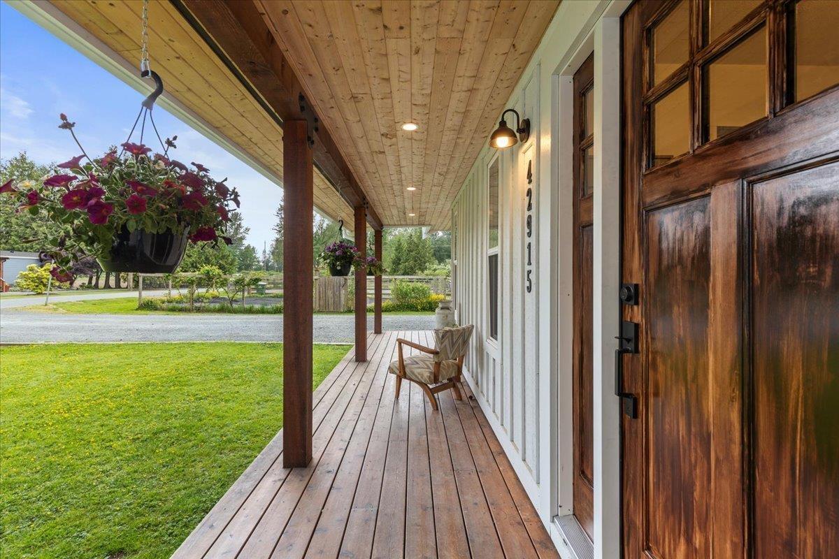 Property at 42915 LUMSDEN ROAD image 4