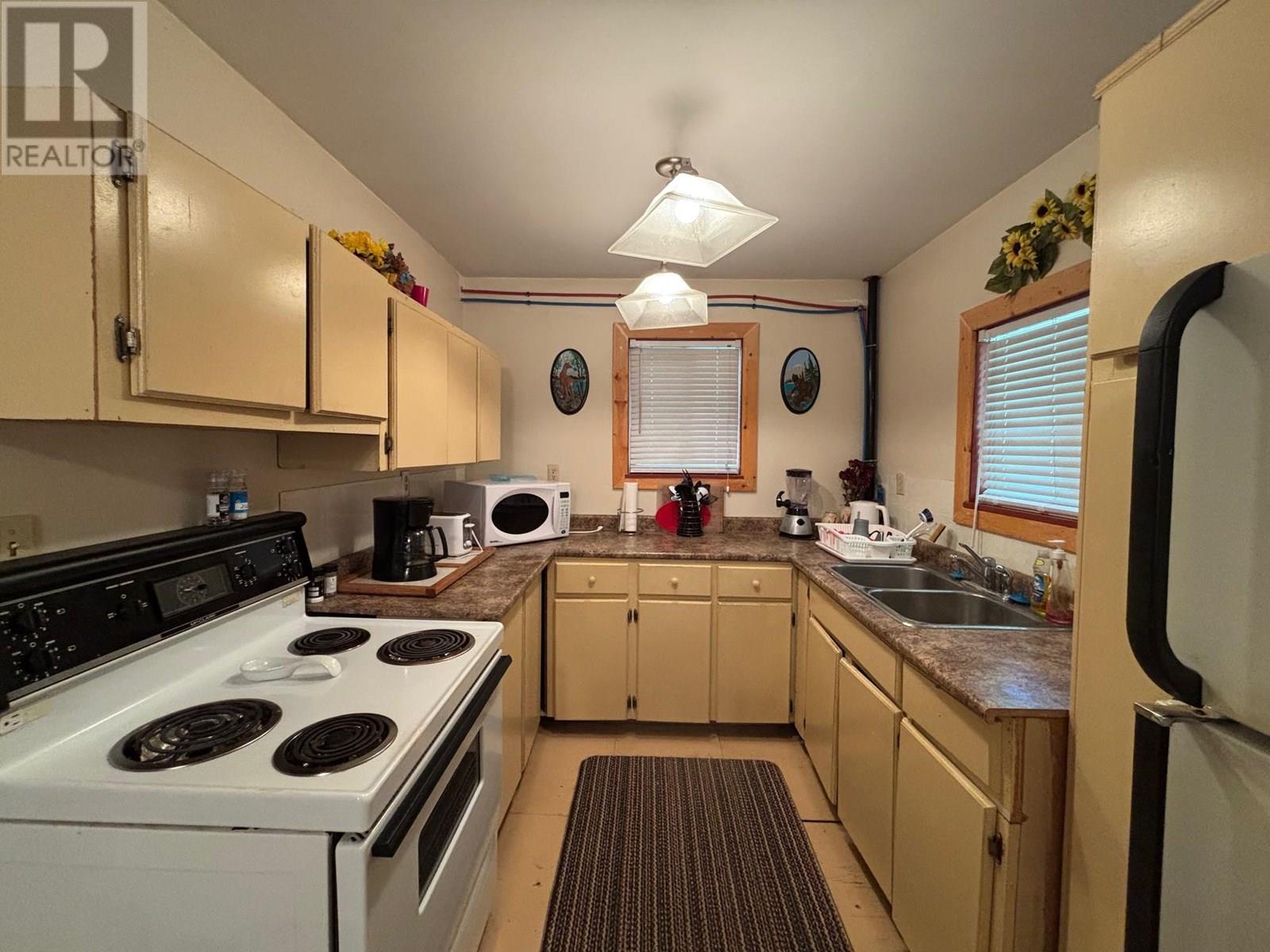 2832 Jewel Lake Road, Greenwood, British Columbia  V0H 1J0 - Photo 9 - 10351944