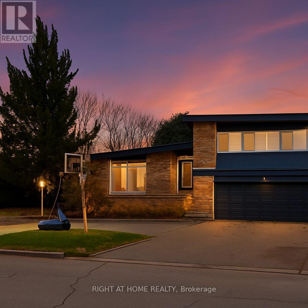 40 HEATHVIEW AVENUE, Toronto, Ontario