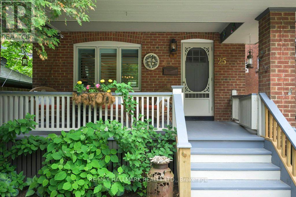 25 Selwood Avenue, Toronto (The Beaches), Ontario  M4E 1B3 - Photo 2 - E12215890