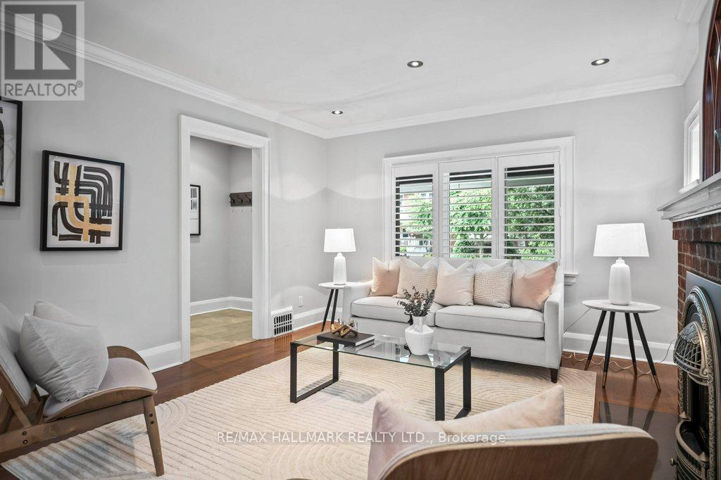 25 Selwood Avenue, Toronto (The Beaches), Ontario  M4E 1B3 - Photo 3 - E12215890