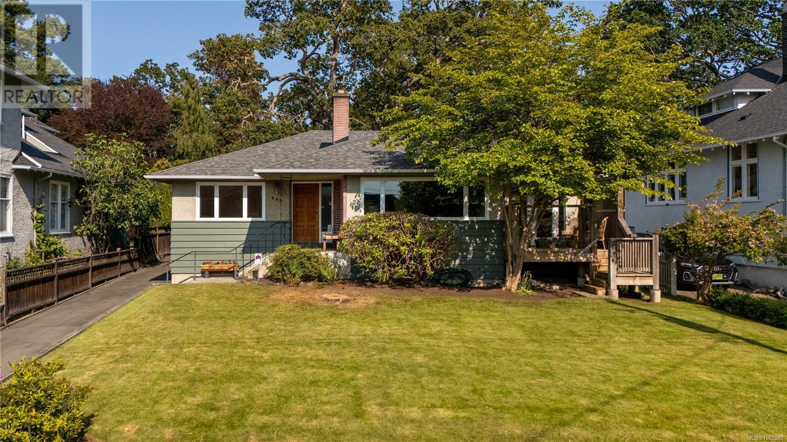 645 Transit Rd, Oak Bay, British Columbia
