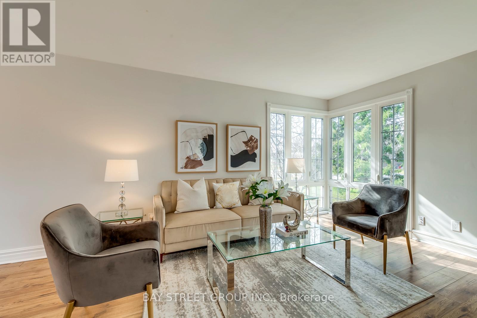 445 Samford Place, Oakville (Wo West), Ontario  L6L 4E7 - Photo 10 - W12211995