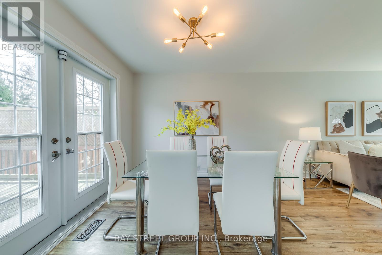 445 Samford Place, Oakville (Wo West), Ontario  L6L 4E7 - Photo 14 - W12211995
