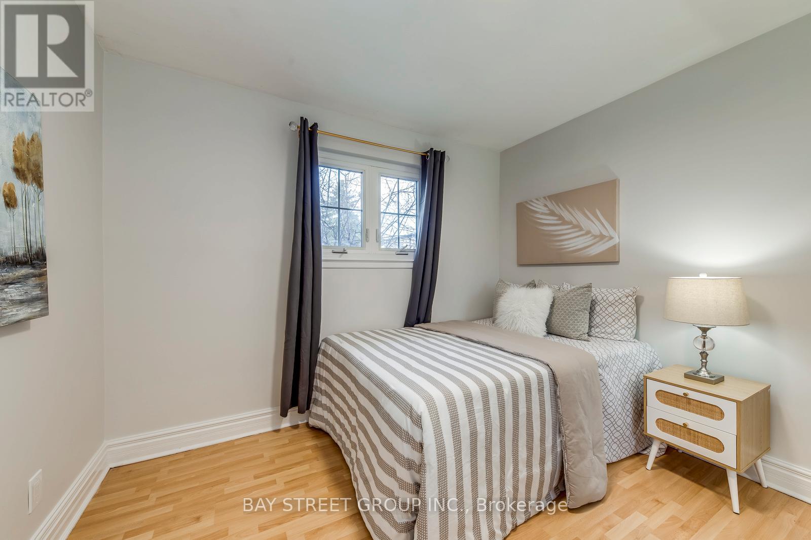 445 Samford Place, Oakville (Wo West), Ontario  L6L 4E7 - Photo 23 - W12211995
