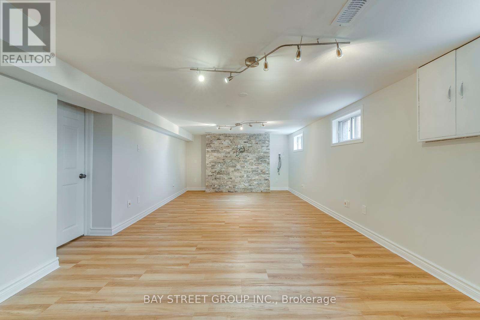 445 Samford Place, Oakville (Wo West), Ontario  L6L 4E7 - Photo 30 - W12211995