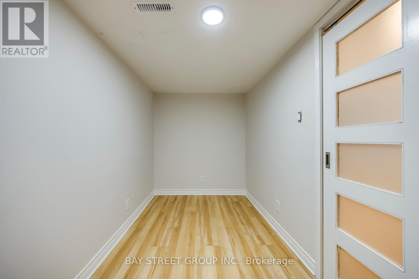 445 Samford Place, Oakville (Wo West), Ontario  L6L 4E7 - Photo 32 - W12211995