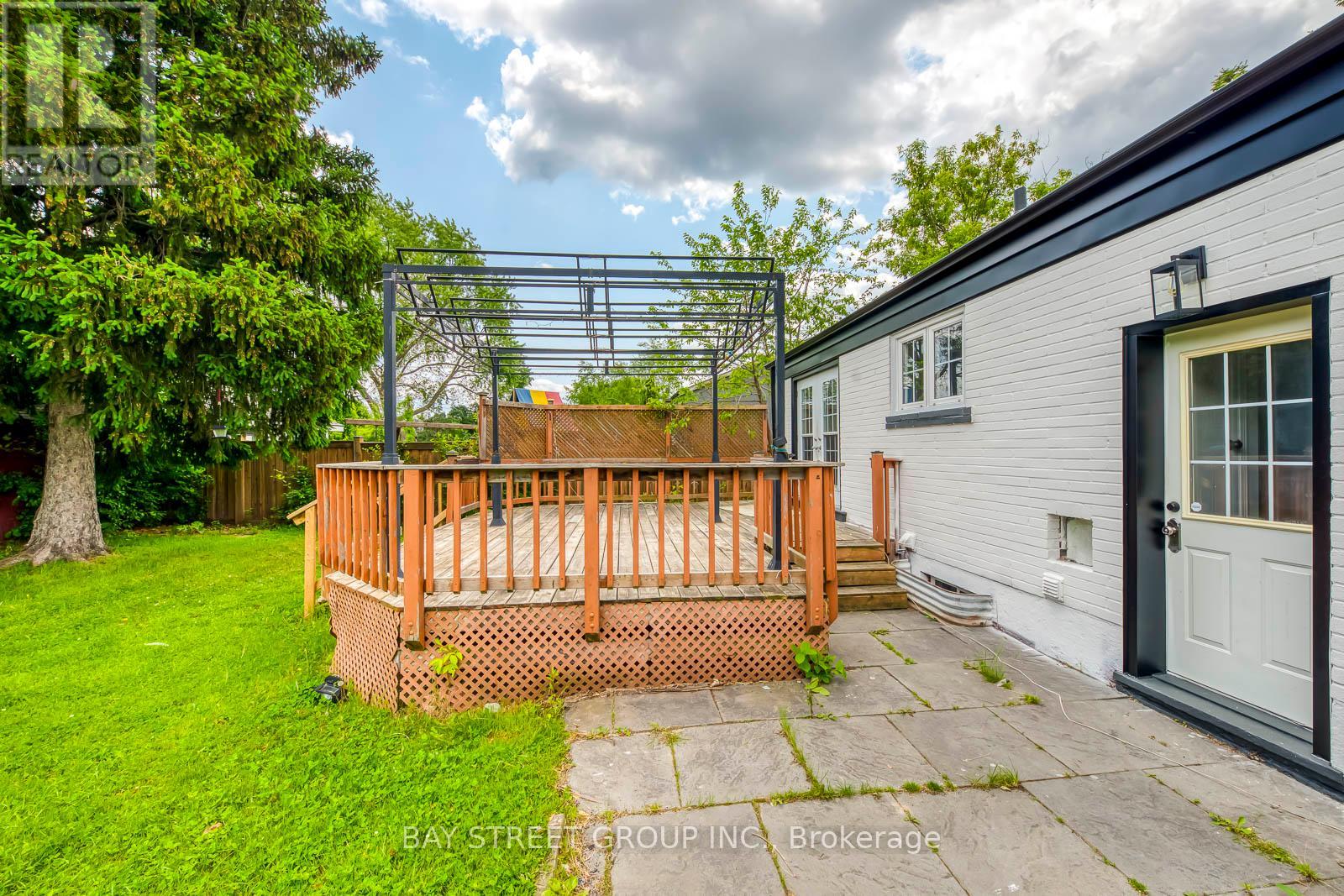 445 Samford Place, Oakville (Wo West), Ontario  L6L 4E7 - Photo 39 - W12211995