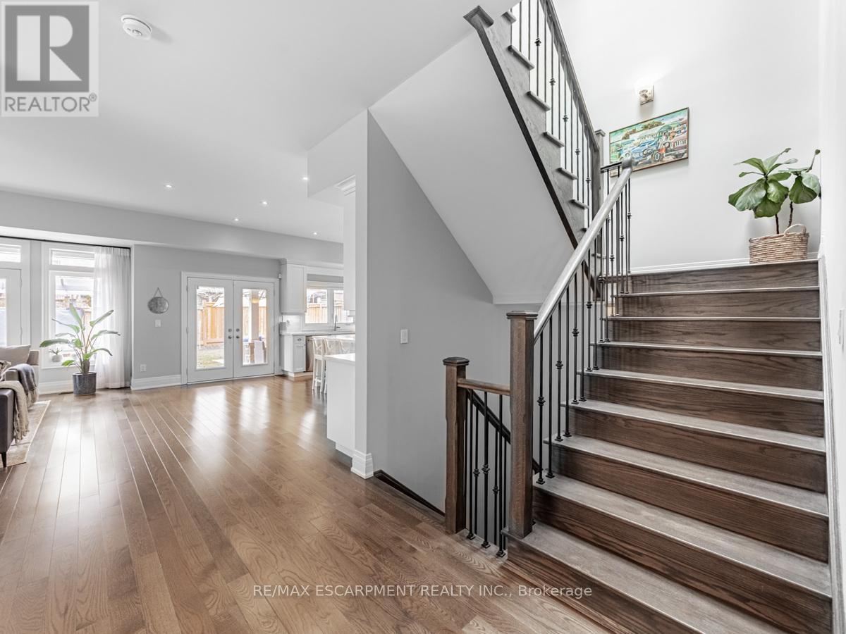 2541 Kate Common, Oakville, Ontario  L6L 0E9 - Photo 8 - W12212862