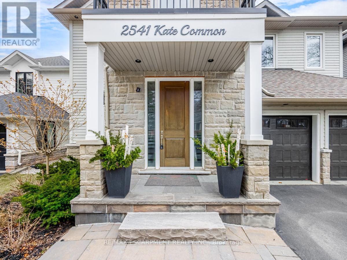 2541 Kate Common, Oakville, Ontario  L6L 0E9 - Photo 5 - W12212862