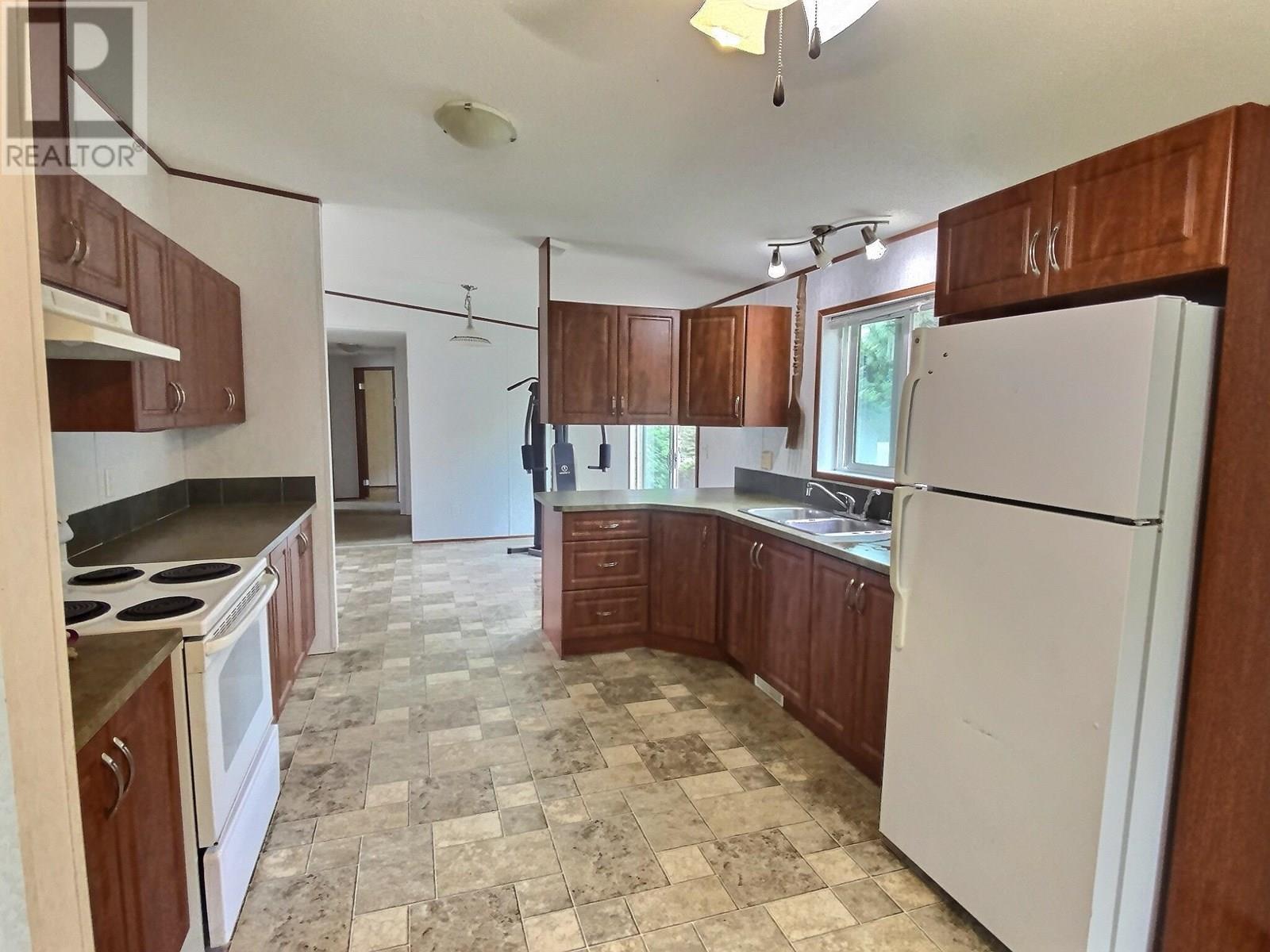 2401 Ord Road Unit# 31, Kamloops, British Columbia  V2B 7V8 - Photo 3 - 10351683